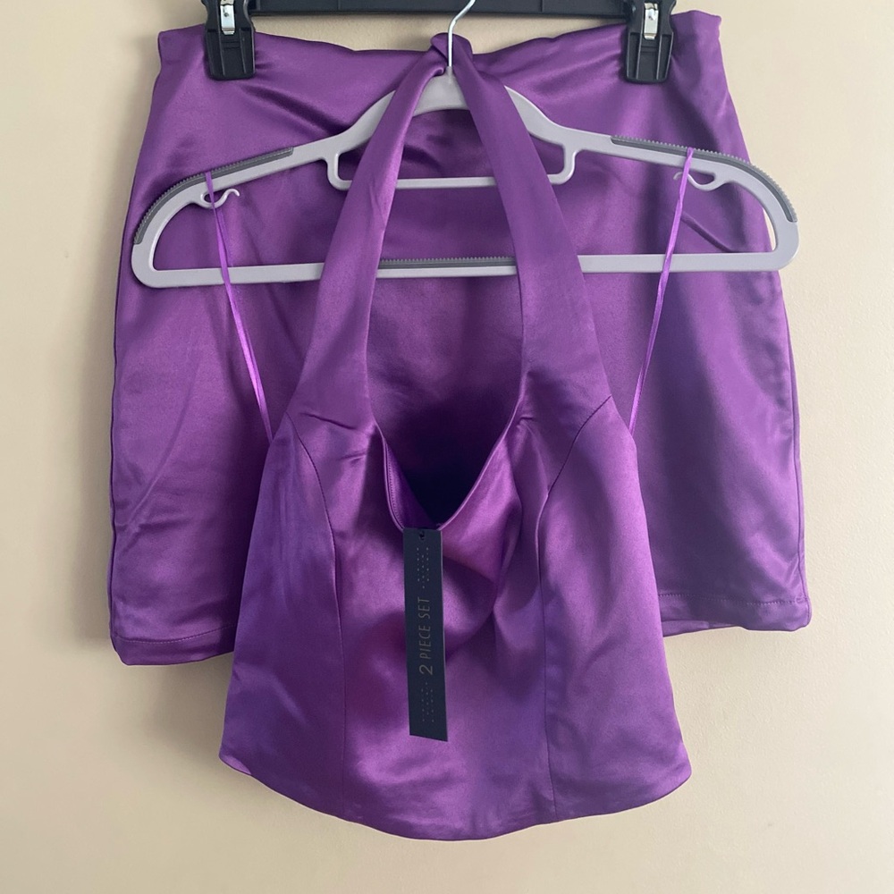NWT House of Harlow vida halter top and lined mini skirt set. Size M, Purple